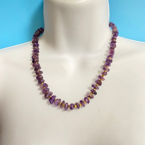 Vintage Tumbled Polished Natural Stone Chip Beads With Gold Accent Beads - Picture 2 of 8